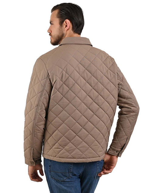 Chamarra WRANGLER para caballero en color cafè claro.